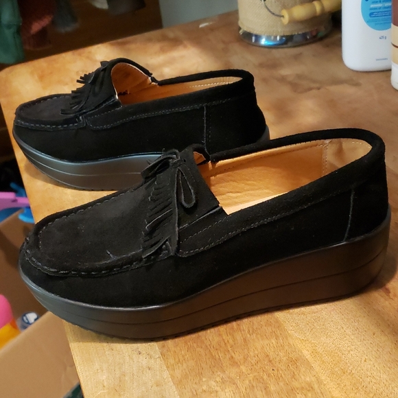 New black moccasins - Picture 4 of 4